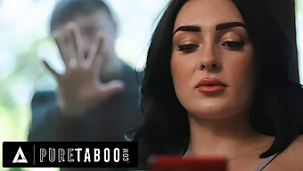 ربة منزل خائنة شارلوت سينز تتلقى ضربة يد ساخنة من محقق خاص