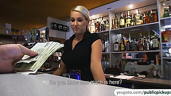 La Bellissima Lenka Riceve Una Sborrata In Faccia In Un Pub In Questo Video Incredibile.