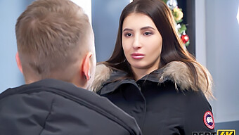 Russian Teen Debt Collector Gets Lucky With Nightclub Manager'S Oral Skills