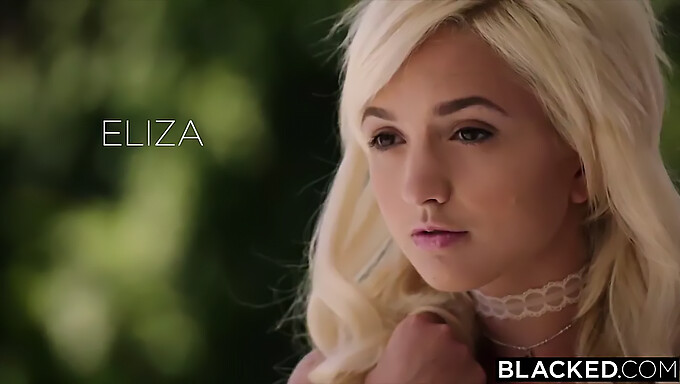 Pierwsze Doświadczenie Blond Babe Elizy Jane Z Czarnym Partnerem.